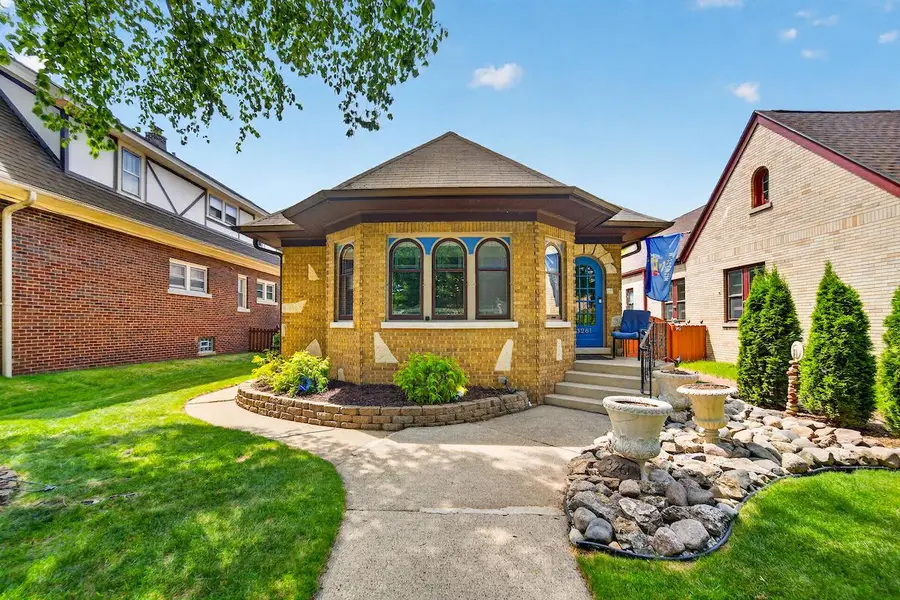3261 S Logan AVENUE, Milwaukee, WI 53207 - #2