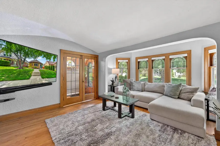 3261 S Logan AVENUE, Milwaukee, WI 53207 - #3