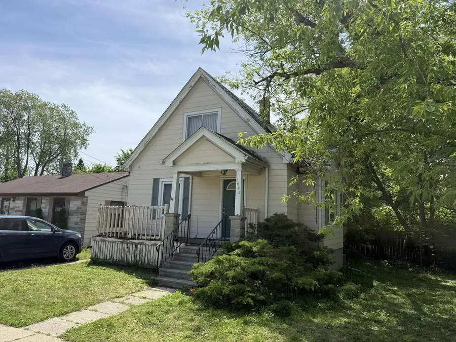 1925 Saint Francis AVENUE, Saint Francis, WI 53235 - #2