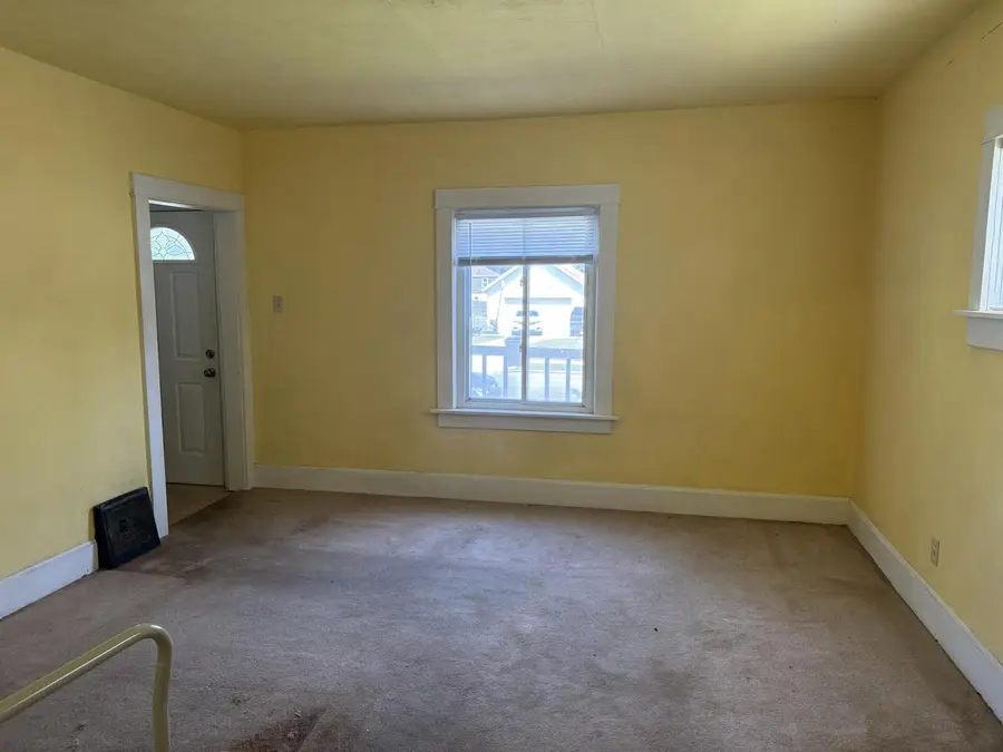 1925 Saint Francis AVENUE, Saint Francis, WI 53235 - #3