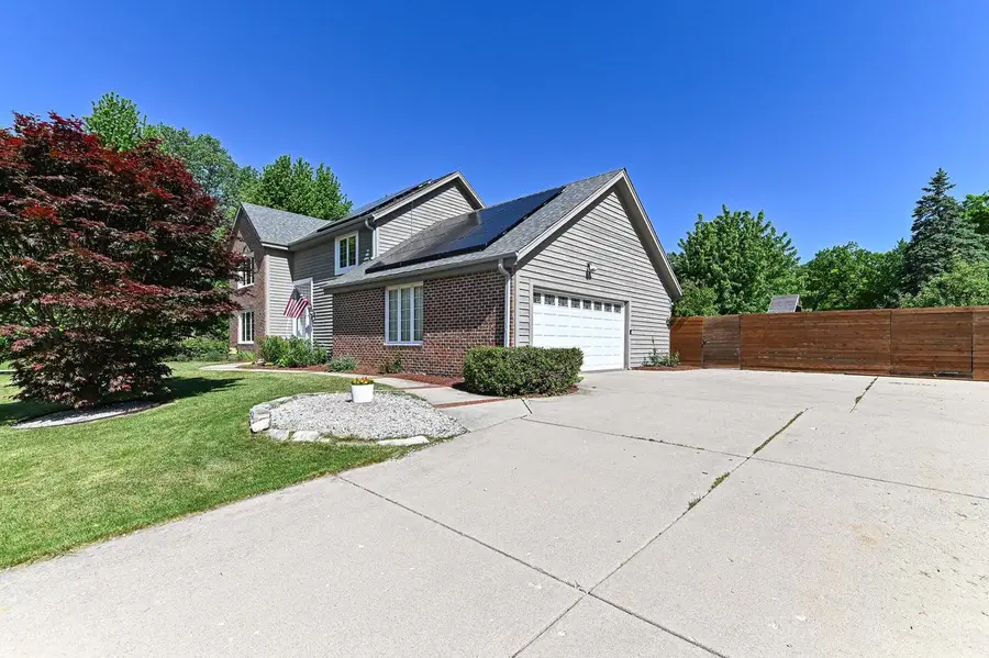 3418 Ridgeline DRIVE, Waukesha, WI 53188 - #3
