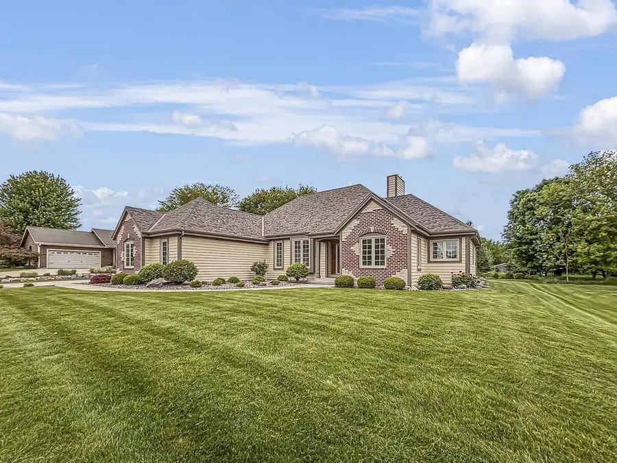N22W26746 Shooting Star ROAD, Pewaukee, WI 53072 - #2