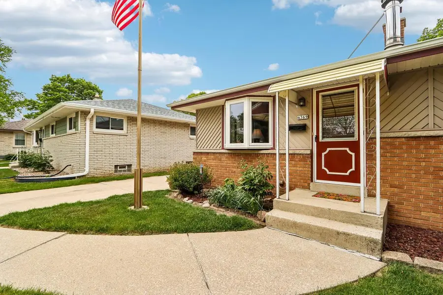 4369 S Nicholson AVENUE, Saint Francis, WI 53235 - #3