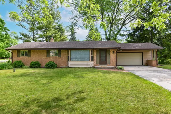 1900 N 166th STREET, Brookfield, WI 53005
