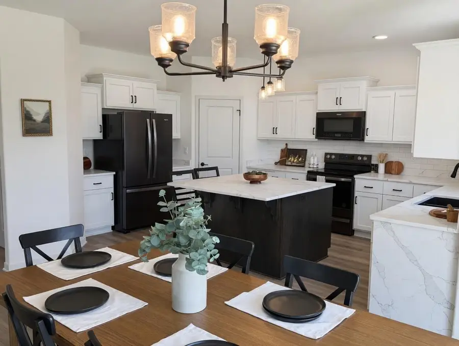 S54 W25487 Pebble Brook COURT, Waukesha, WI 53189 - #2