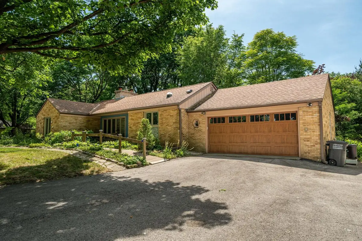 W276N1875 Spring Creek DRIVE, Pewaukee, WI 53072 - #1