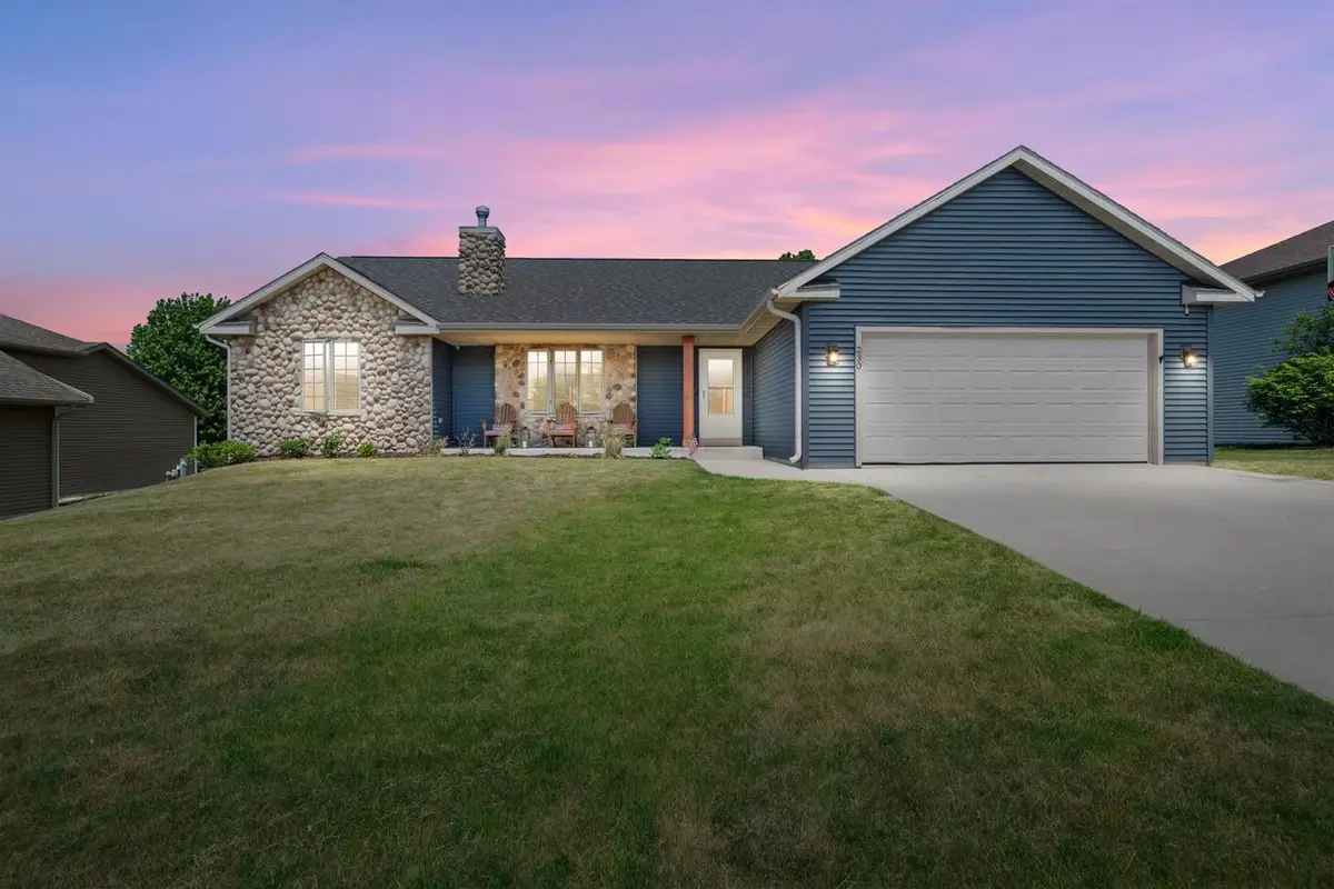 230 Thurow DRIVE, Oconomowoc, WI 53066 - #1