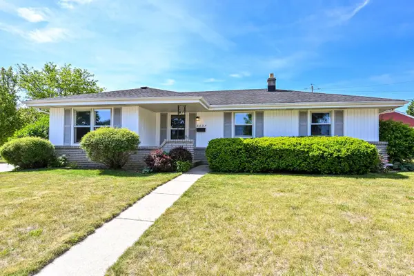 2637 E Henry AVENUE, Cudahy, WI 53110