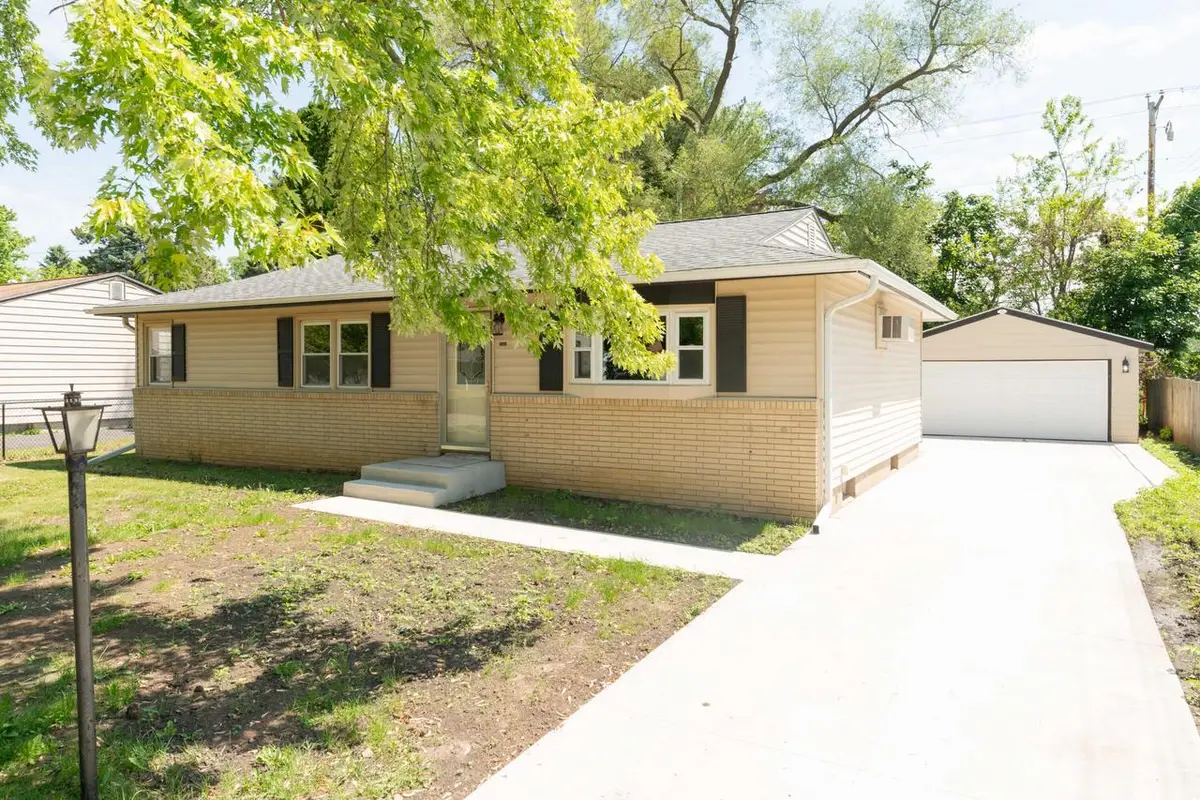 2261 Robinson DRIVE, Beloit, WI 53511 - #1