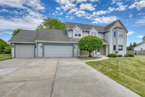 W146N6234 Wigwam DRIVE, Menomonee Falls, WI 53051