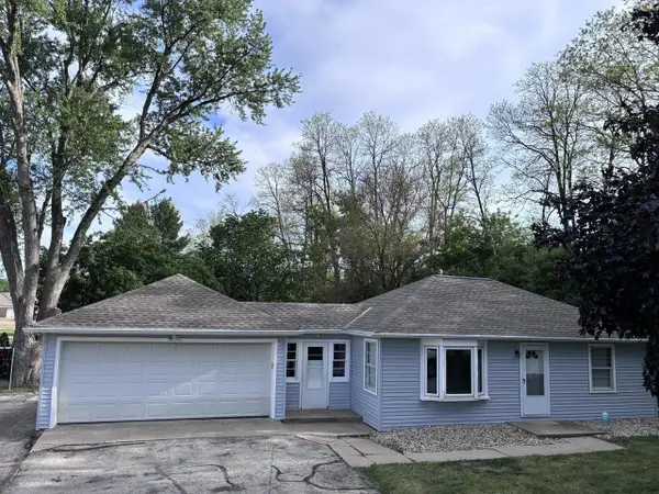 2407 Summit AVENUE, Waukesha, WI 53188