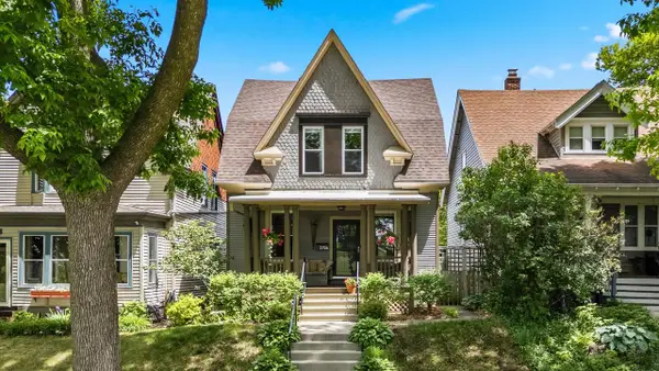 2726 N Bartlett AVENUE, Milwaukee, WI 53211