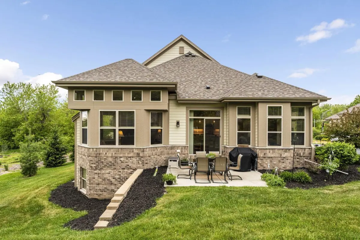 21975 W North AVENUE, Brookfield, WI 53045 - #1