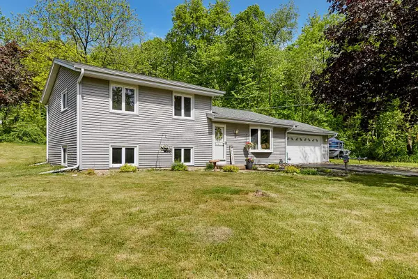 W278S8705 Lookout LANE, Mukwonago, WI 53149