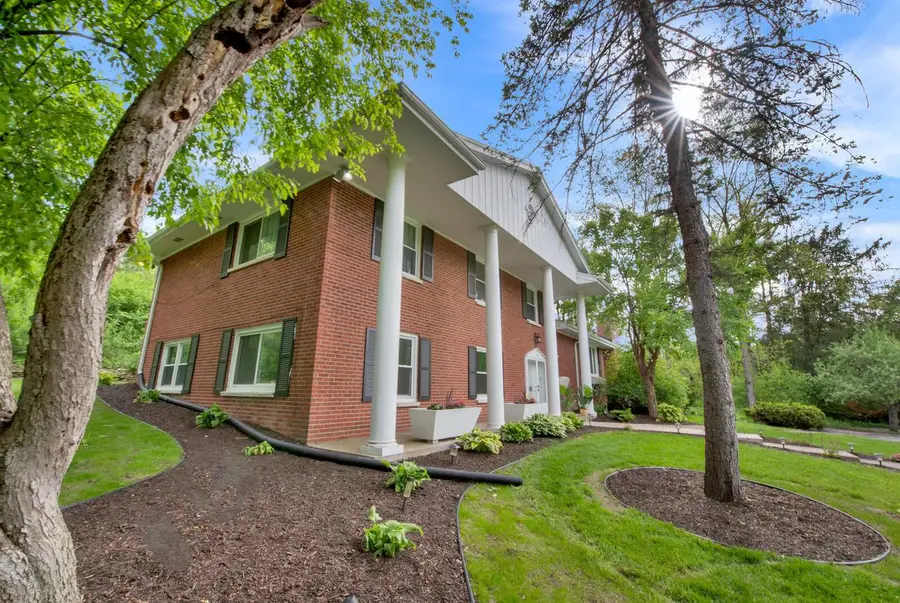 1435 Victoria CIRCLE N, Elm Grove, WI 53122 - #3