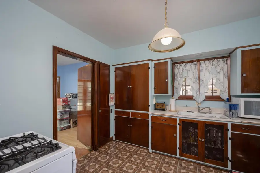 5516 N Lydell AVENUE, Whitefish Bay, WI 53217 - #2