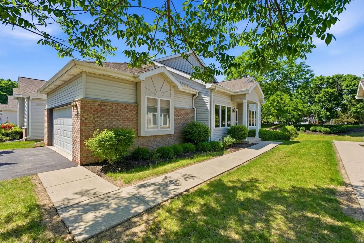 4650 S Forest Point BOULEVARD, New Berlin, WI 53151 - #1