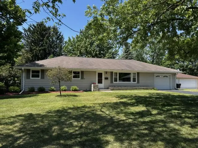 921 Robins LANE, Mukwonago, WI 53149 - #1
