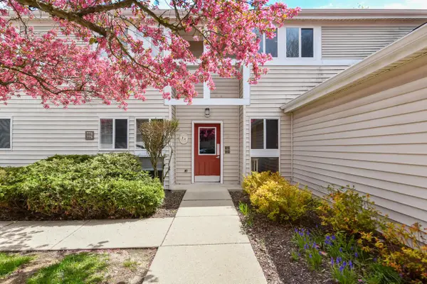 769 W Puetz ROAD, Oak Creek, WI 53154
