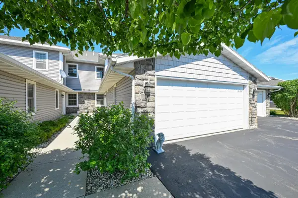 208 Potter ROAD #201, Elkhorn, WI 53121