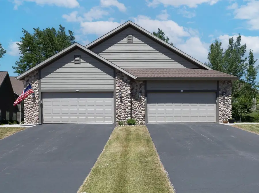 248 Lower Woodford CIRCLE #17, West Bend, WI 53090 - #3