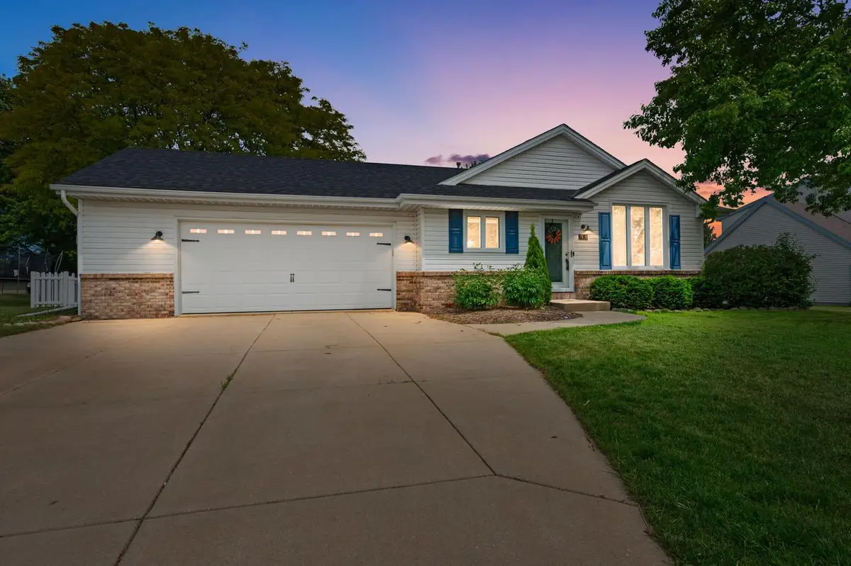 3938 W Minnesota AVENUE, Franklin, WI 53132 - #1