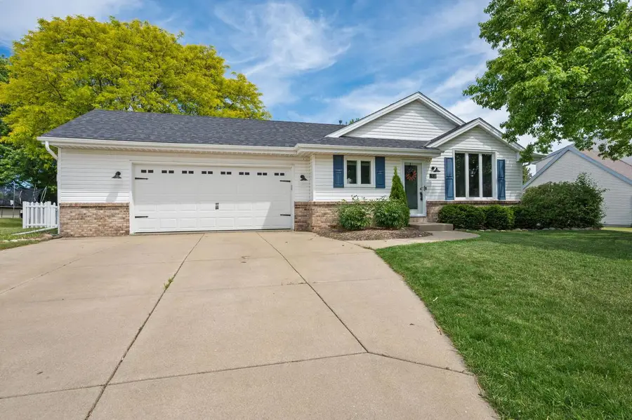 3938 W Minnesota AVENUE, Franklin, WI 53132 - #2