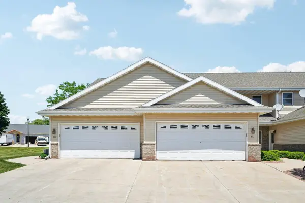 865 Prairie Gdns #91, Kewaskum, WI 53040