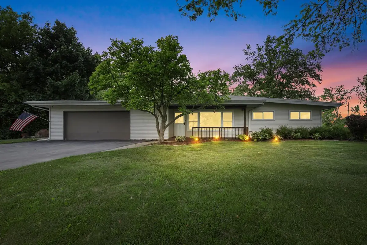 11300 Parkview LANE, Hales Corners, WI 53130 - #1