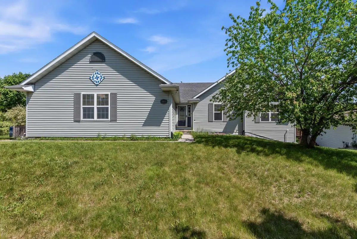 864 Mallinger DRIVE, Port Washington, WI 53074 - #1