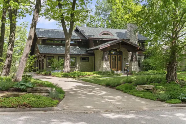 7541 S Cambridge DRIVE, Franklin, WI 53132