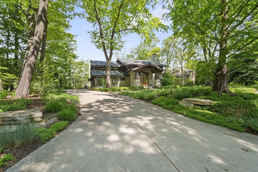 7541 S Cambridge DRIVE, Franklin, WI 53132 - #3