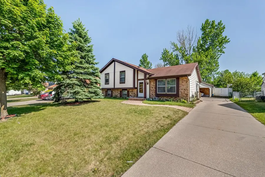 9611 W Darnel AVENUE, Milwaukee, WI 53224 - #2