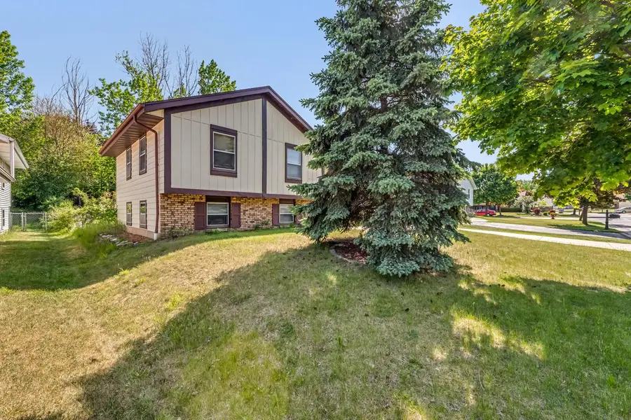 9611 W Darnel AVENUE, Milwaukee, WI 53224 - #3