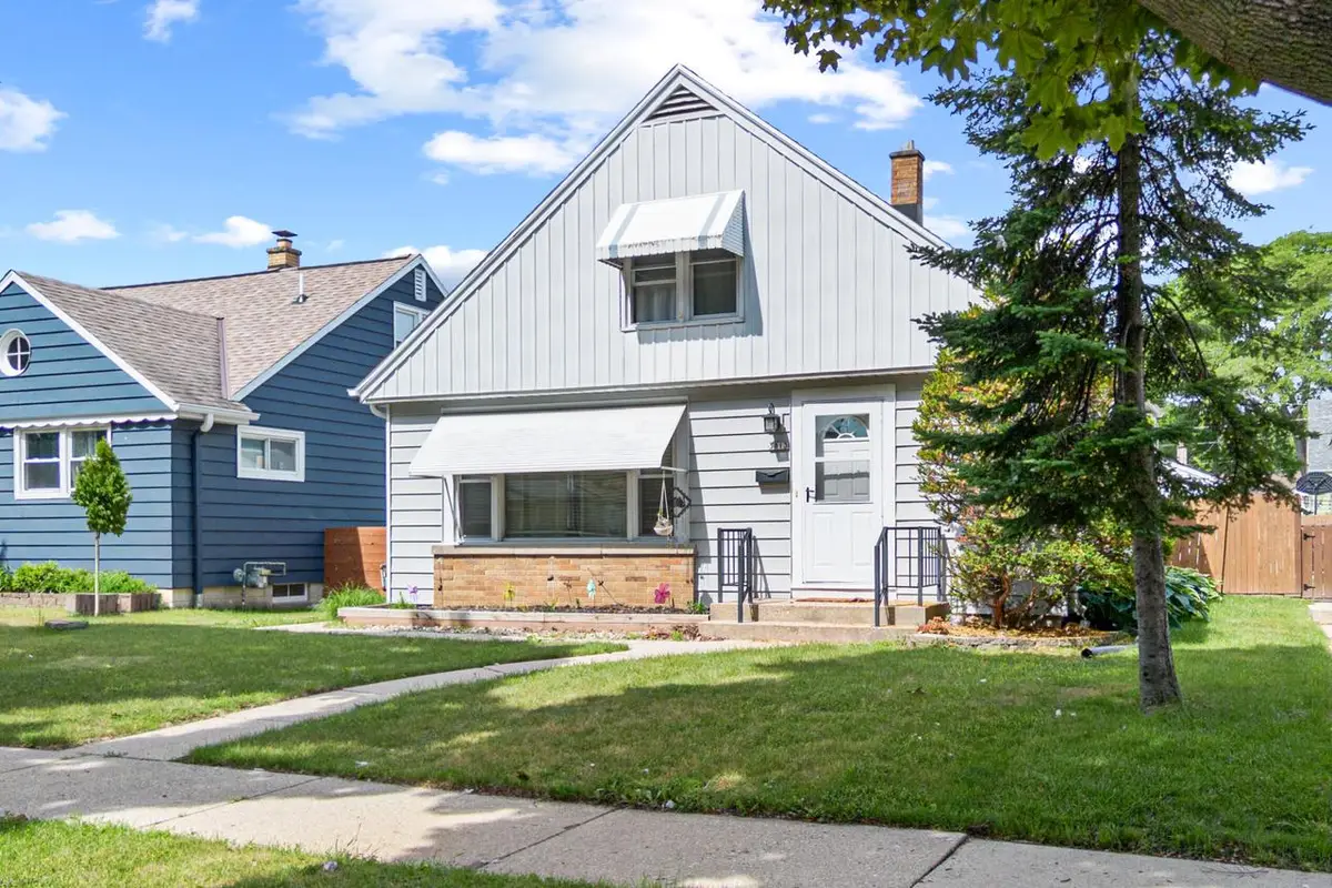 3813 N 81st STREET, Milwaukee, WI 53222 - #1