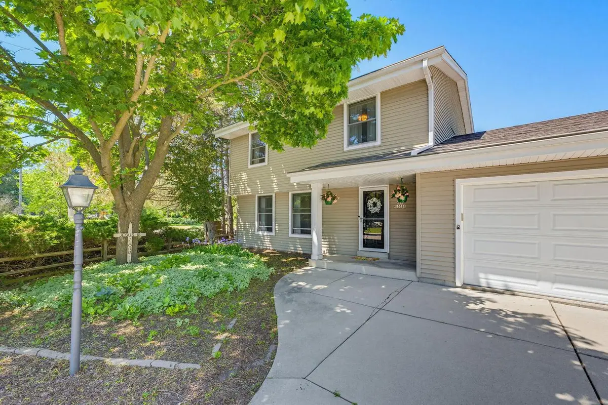 N79W15586 Deerfield TRAIL, Menomonee Falls, WI 53051 - #1