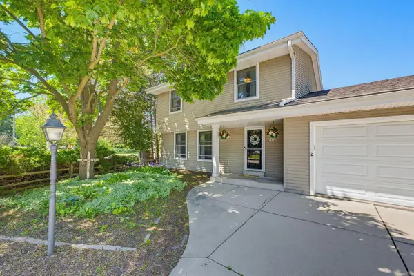 N79W15586 Deerfield TRAIL, Menomonee Falls, WI 53051