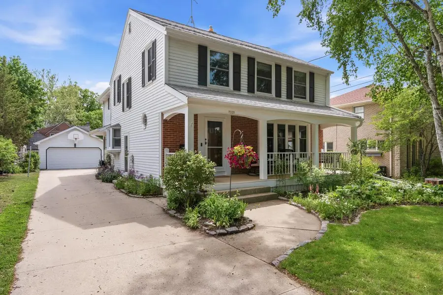 7525 Kenwood AVENUE, Wauwatosa, WI 53213 - #3