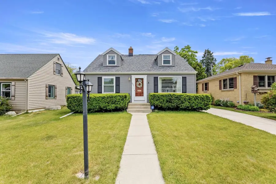 531 Oak STREET, South Milwaukee, WI 53172 - #2