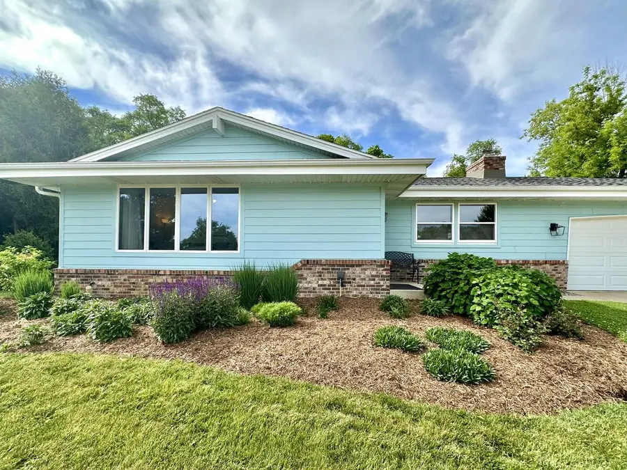 S69W16890 Parkland DRIVE, Muskego, WI 53150 - #2