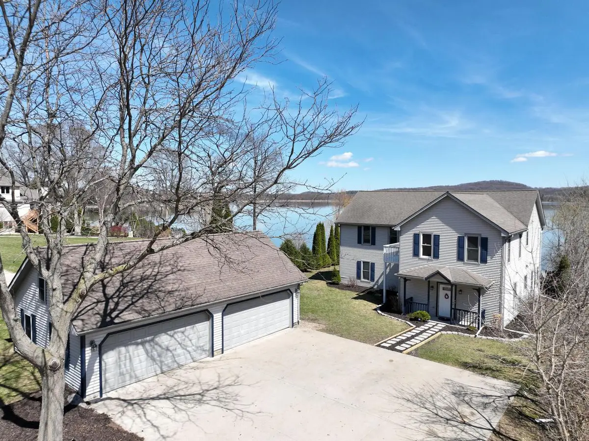 3344 Lake DRIVE, Hartford, WI 53027 - #1
