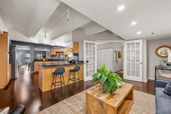 270 E Highland AVENUE #111, Milwaukee, WI 53202