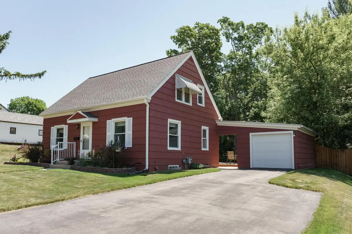 1315 Sunset AVENUE, Watertown, WI 53094 - #1