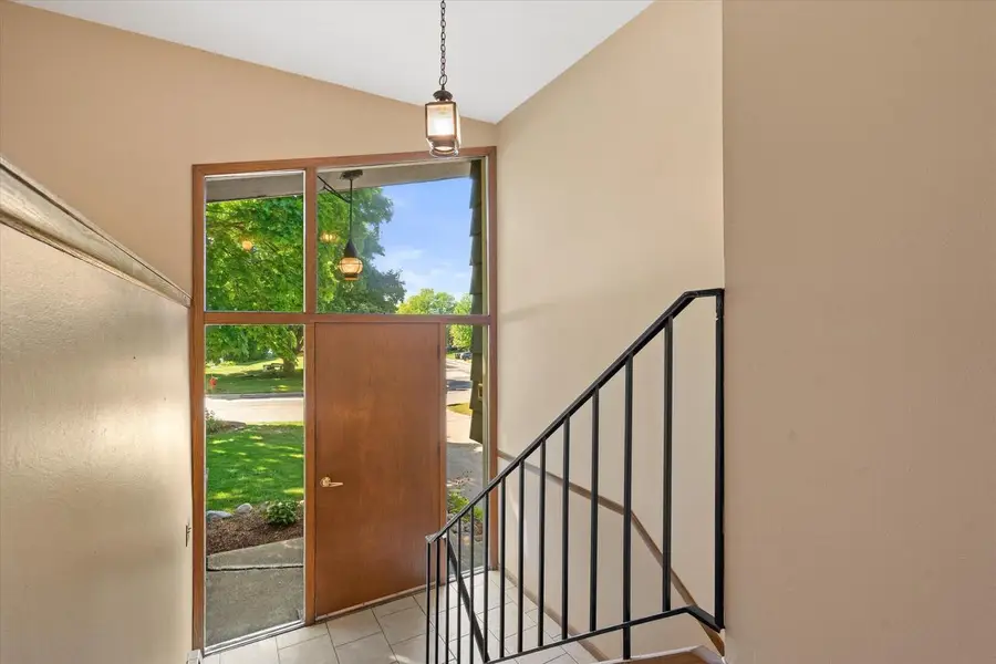 N89W17089 Highland COURT, Menomonee Falls, WI 53051 - #3