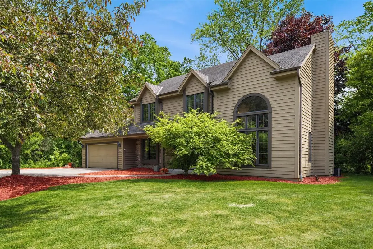 5321 W Woodland DRIVE, Brown Deer, WI 53223 - #1