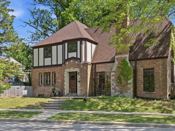 1555 E Olive STREET, Shorewood, WI 53211