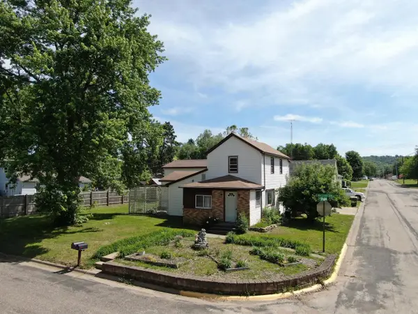 1222 S Wacouta AVENUE, Prairie Du Chien, WI 53821