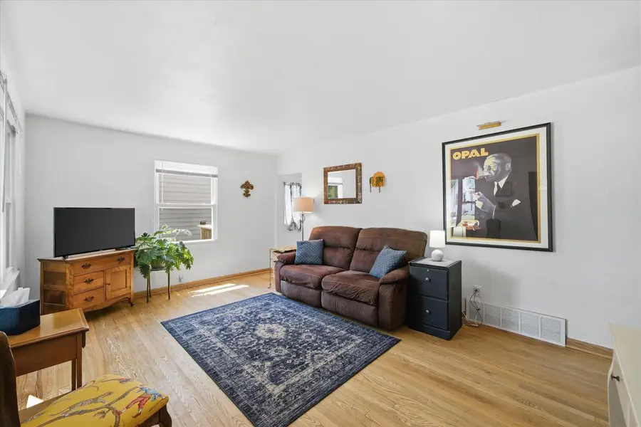 3147 S Brisbane AVENUE, Milwaukee, WI 53207 - #2