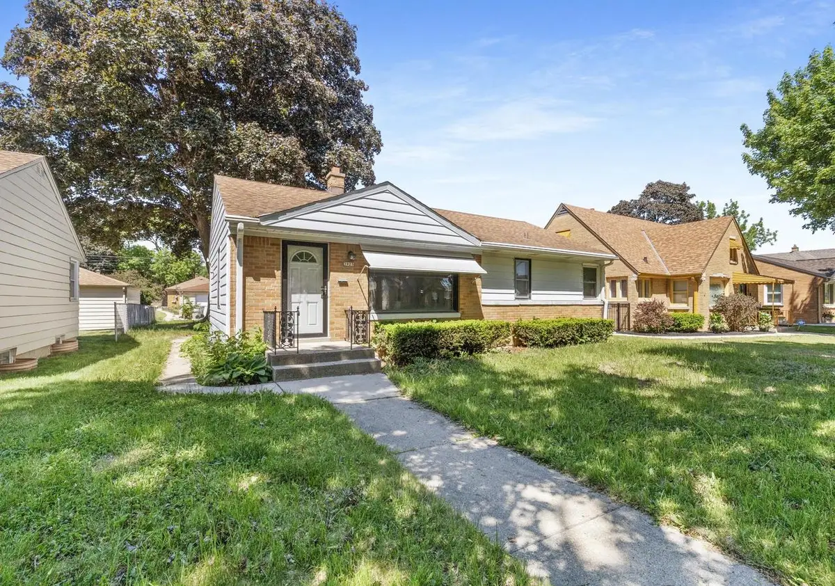 3925 N 79th STREET, Milwaukee, WI 53222 - #1