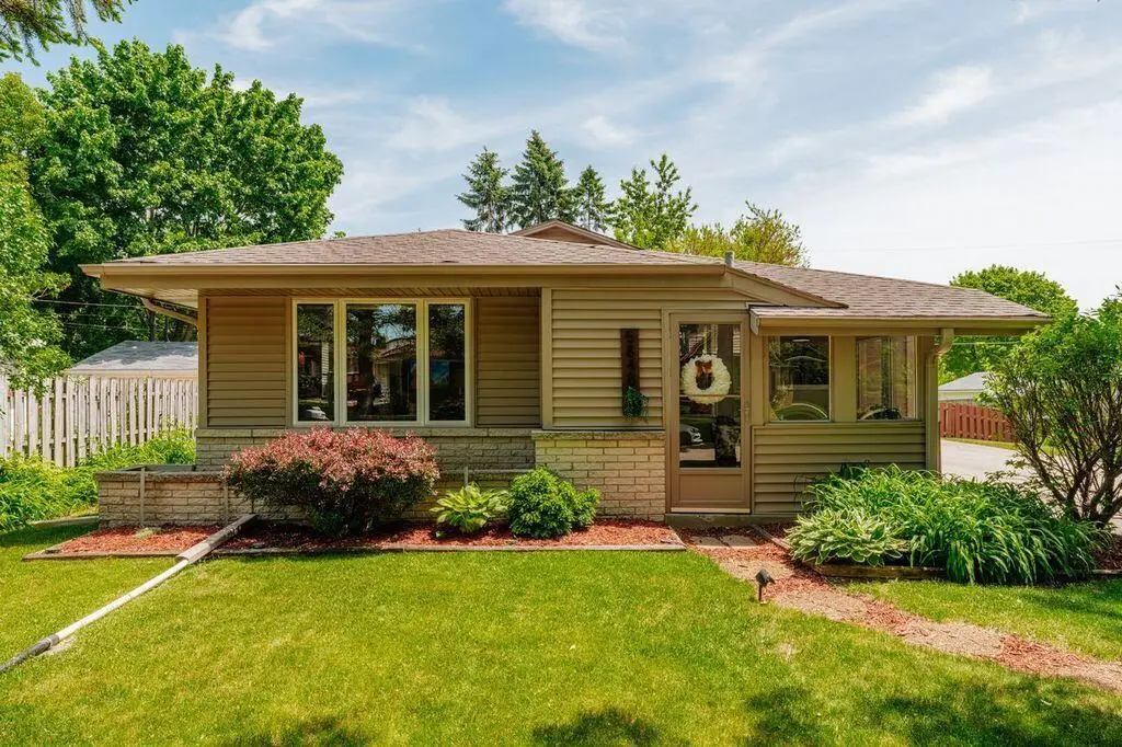 5848 N 114th STREET, Milwaukee, WI 53225 - #1